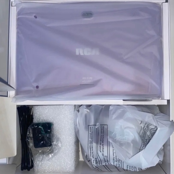 RCA 10.1” HD Tablet Lavender powered by Android with Keyboard and Headphones. - Picture 3 of 4